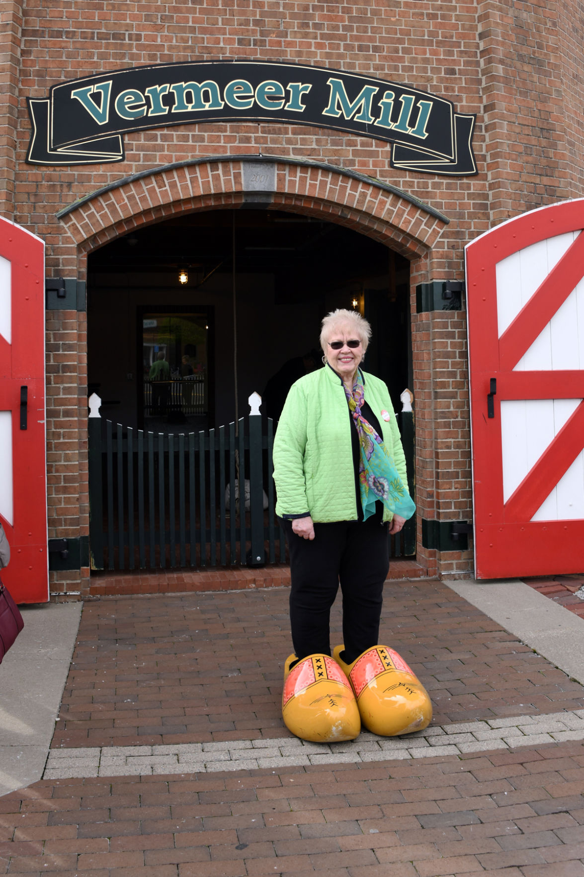 153 Linda Dose in her new wooden Dutch shoes.JPG